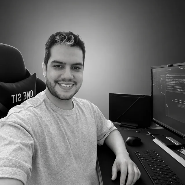 Lucas Ponce, Founder · Software Engineer en Arveza Labs
